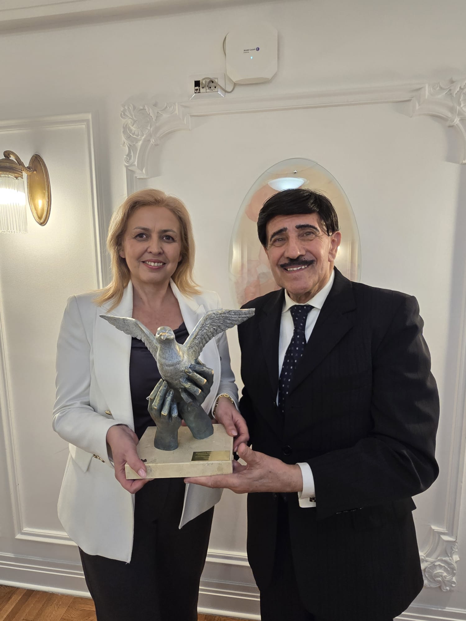 Vice President for Research and Technology Meets with the President of the World Organization for Peace